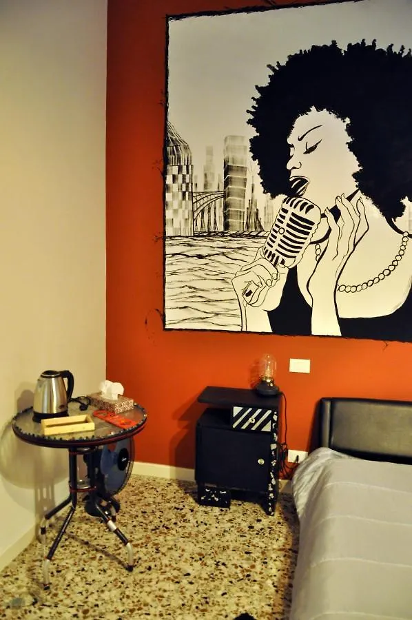 Bed & Breakfast B&B Il Vinile Carrara Italy