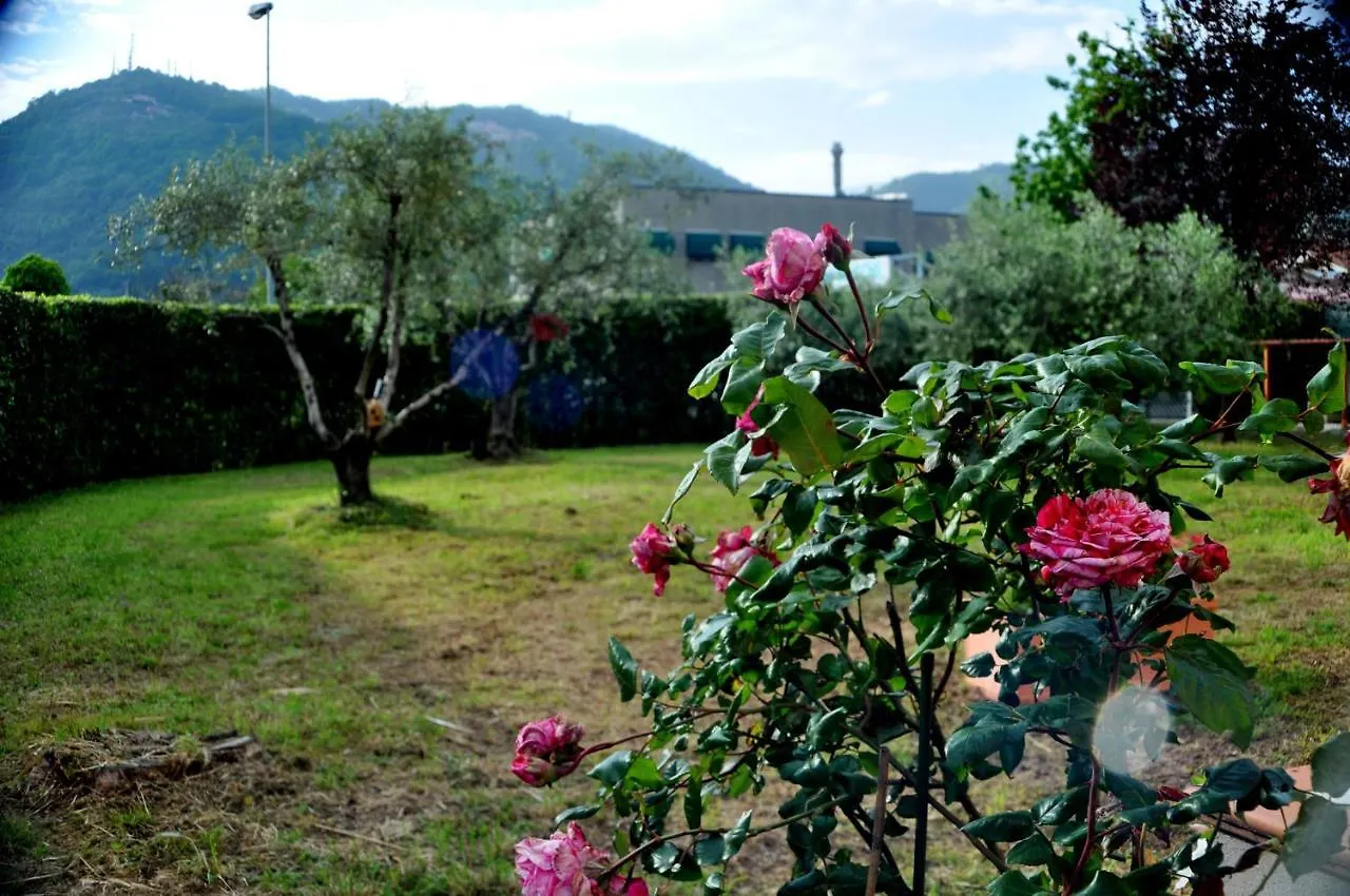 B&B Il Vinile Carrara Italy
