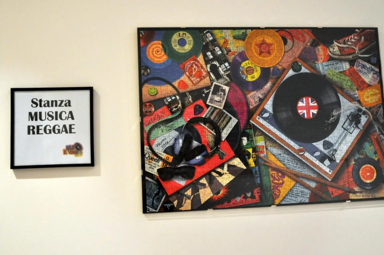 B&B Il Vinile Carrara 0*,  Italy