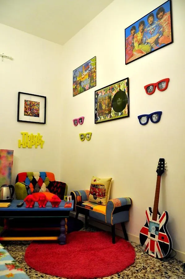 B&B Il Vinile Carrara Italy