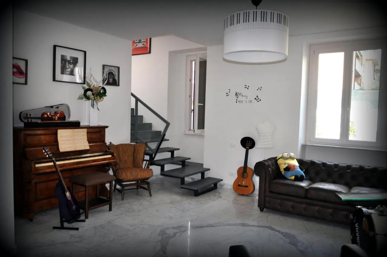 B&B Il Vinile Carrara 0*,