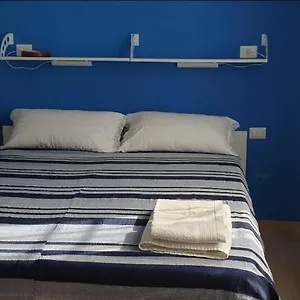 Monteceneri 9 Bed & Breakfast Rho